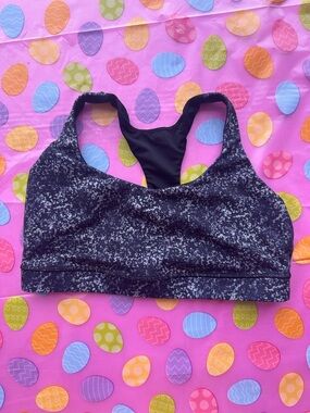 Lululemon sports bra